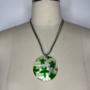 Star shell necklace